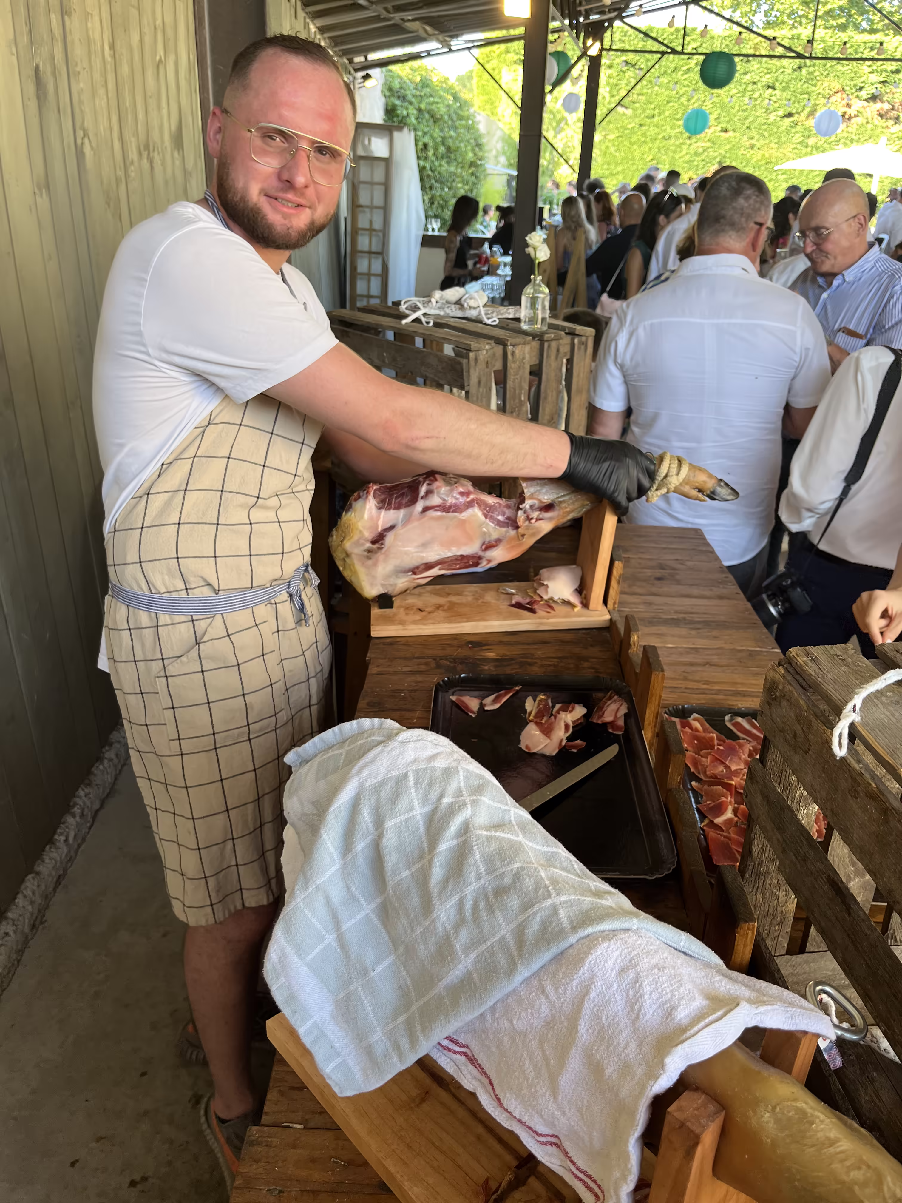 service du jambon cru à la demande
